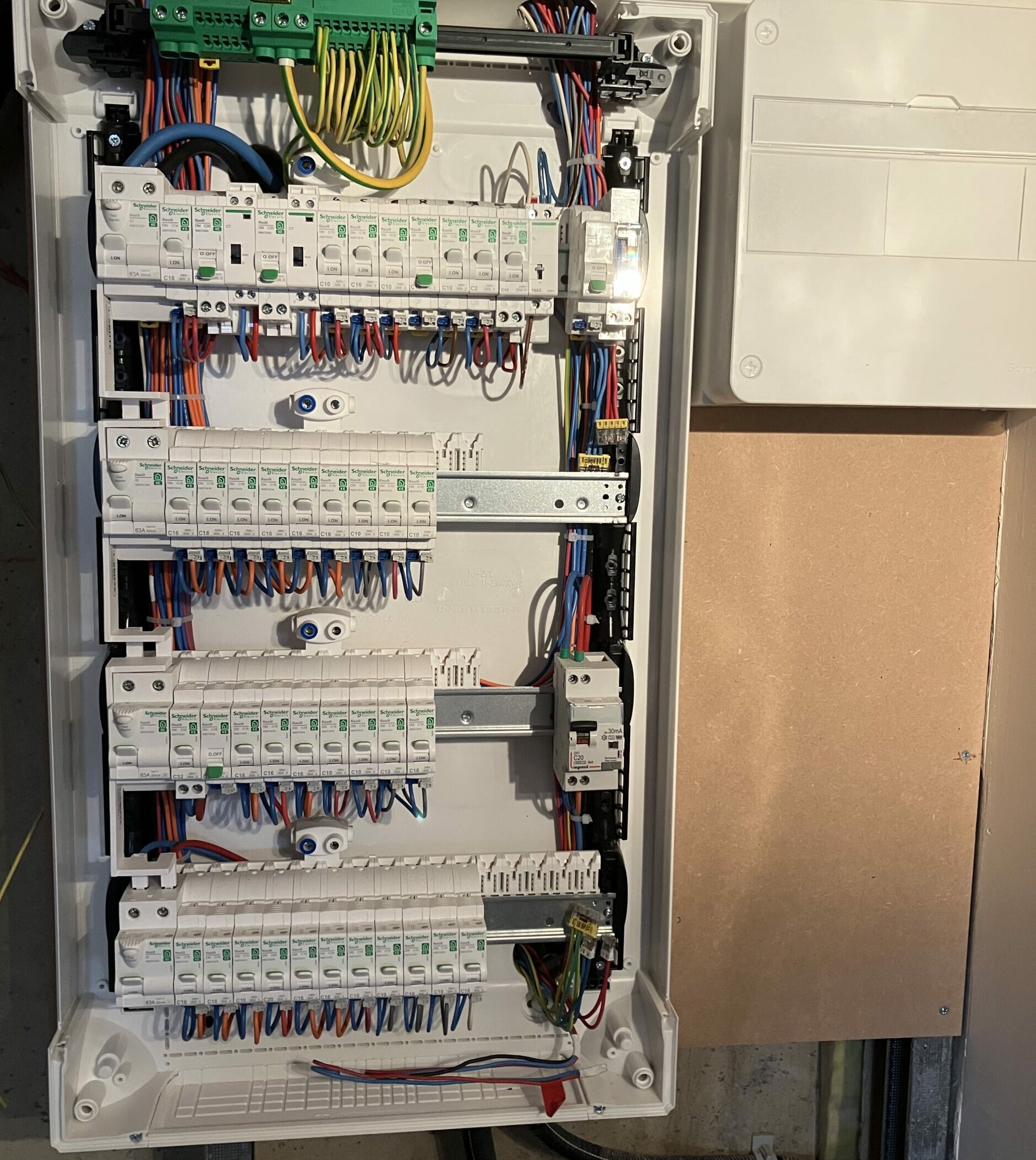 Rénovation et mise en sécurité d'une installation électrique à Saint-Quay-Perros