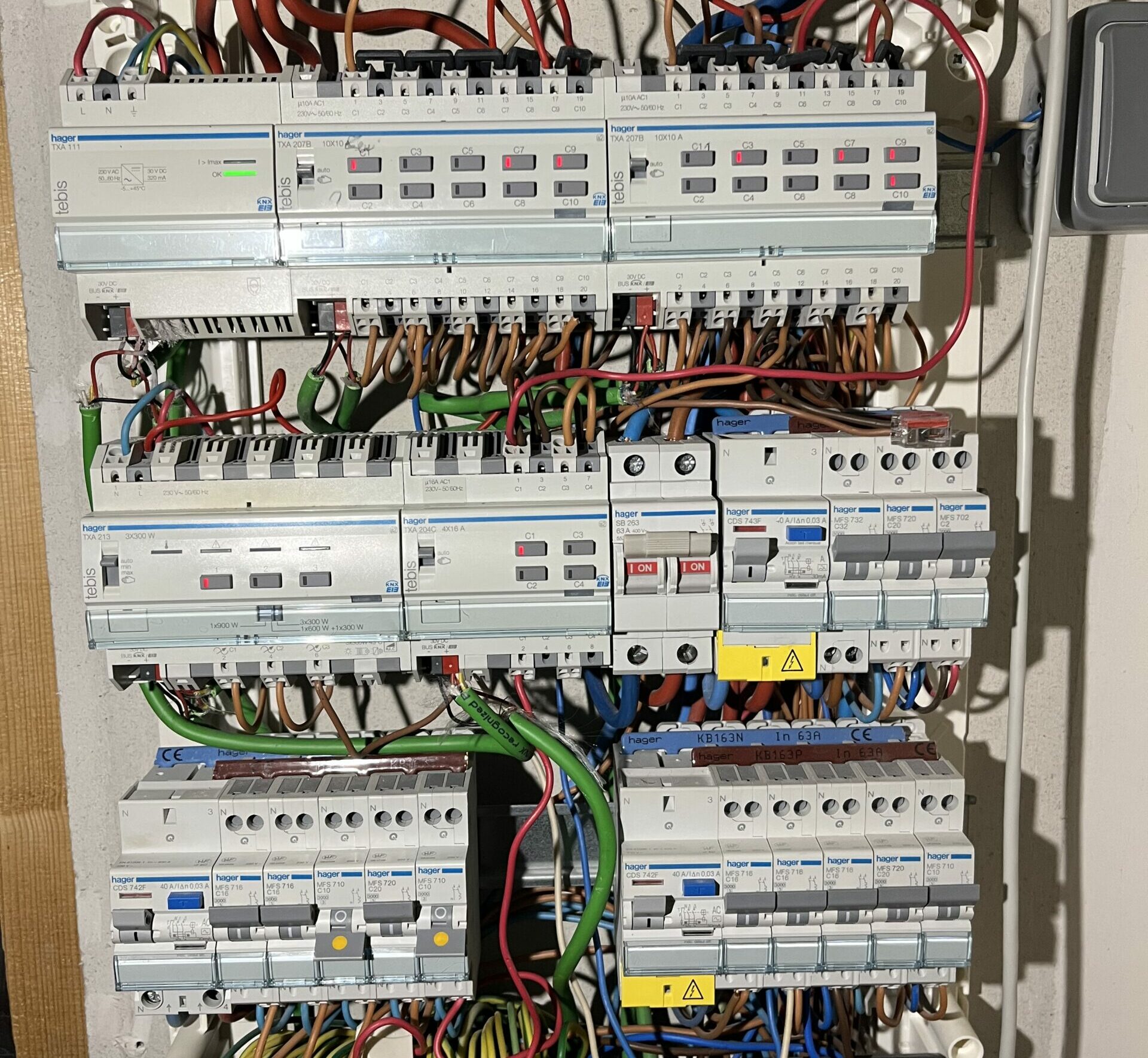 Dépannage installation Hager Tebis KNX et remplacement des actionneurs